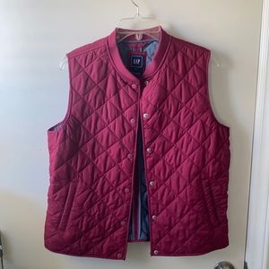GAP Quilted Vest in Burgundy
